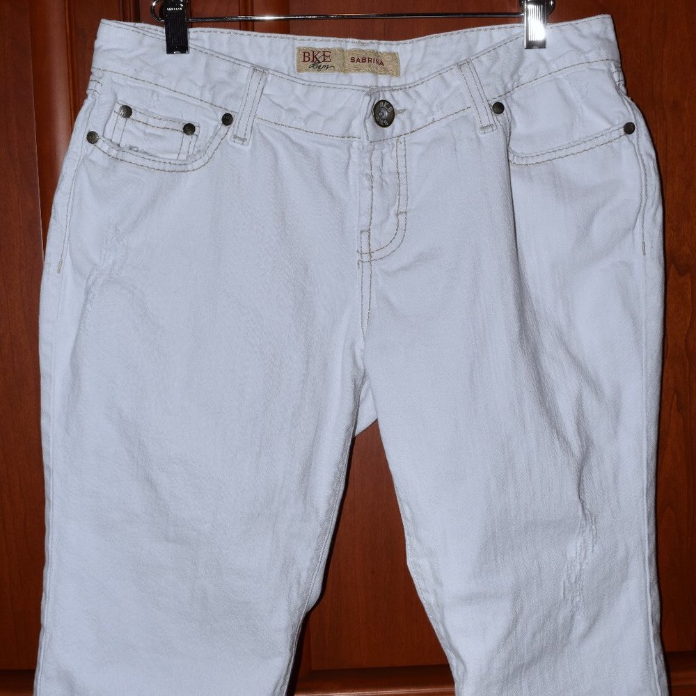 BKE Sabrina White Denim Stretch Capri/Shorts sz 30